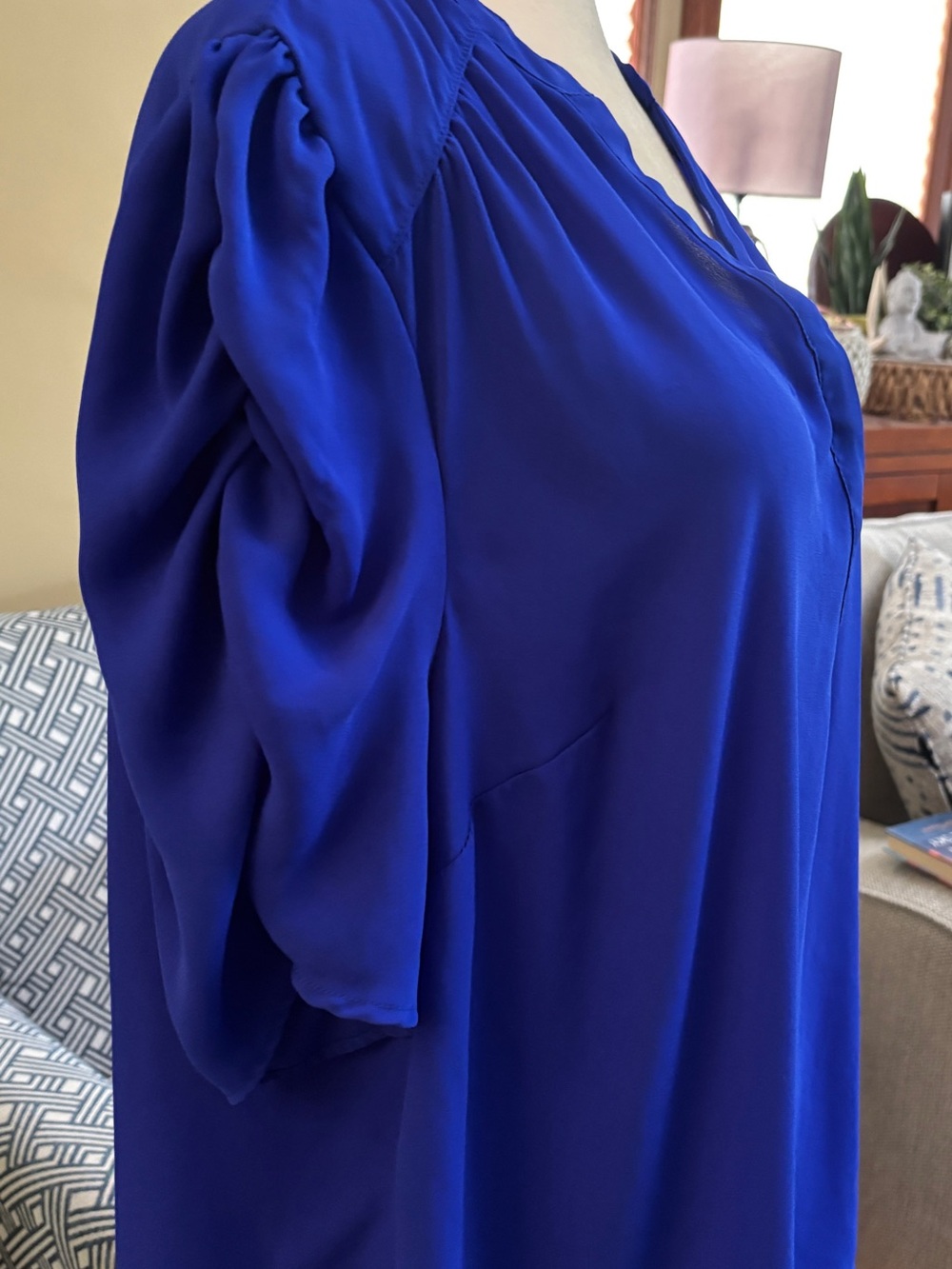 Torrid Royal Blue Harper V-Neck Blouse with ruffled sleeves, Size 2X, EUC